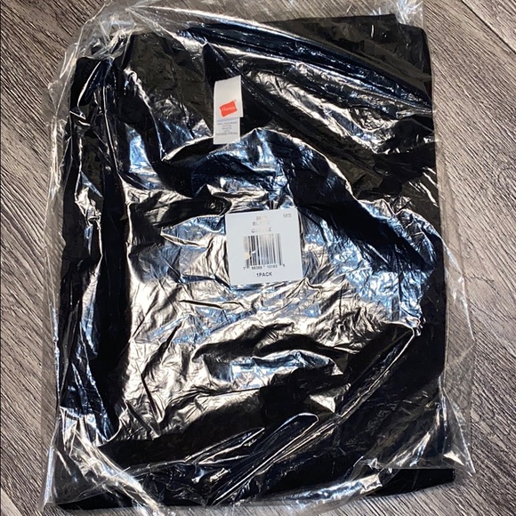 HUGE Hanes black t shirt - Picture 1 of 4
